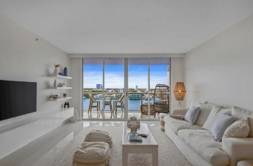 Relaxation at its Finest Water-view in Golden Bay with FREE PARKING