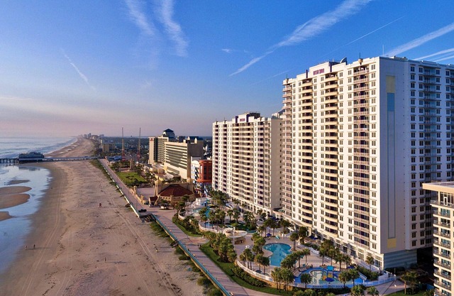 Relaxing Beach Getaway, 1BR Condo in Daytona Beachn