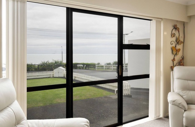 Relaxing Central and Seaview Holiday