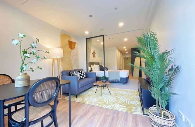 Relaxing Get Away Parkside CBD Studio, Pool & Gym