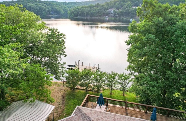 Relaxing lake home in Hardy, AR near Spring River