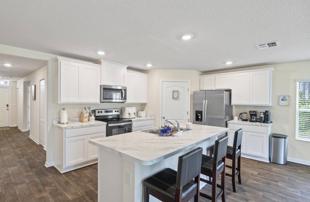 Relaxing Orchid Reef | Palm Coast | Close To The Beach, Restaurants & Golf | Spacious New Home