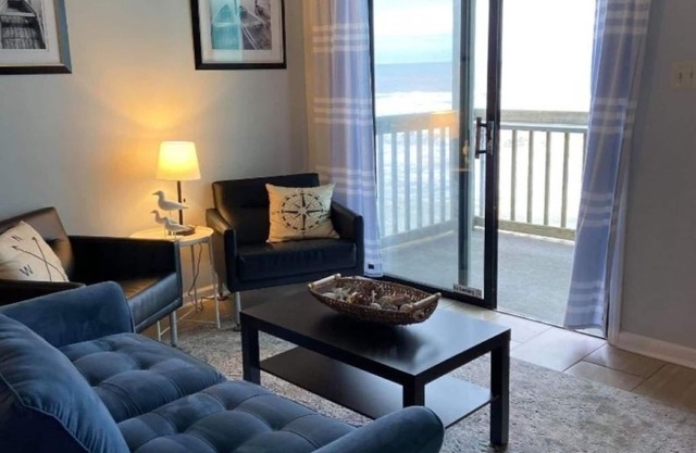 Relaxing Retreat -Ocean Front Condo