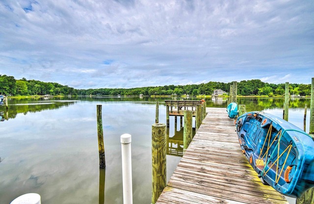 Relaxing Riverfront Cottage w/Boat Dock!