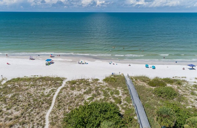 Relaxing Top Floor/Corner Beachside Condo w/Pool & Spa - Perfect Vacation Spot