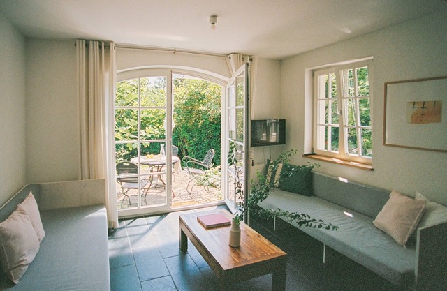 Remise ground floor - garden apartment with wood-burning stove and terrace