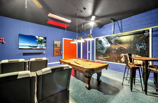 Remodeled 5 Bedroom Disney Pool Home