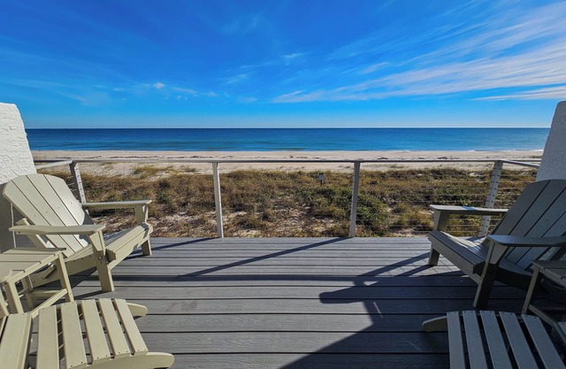 Remodeled bathrooms! BEACHFRONT condo, Community Pool