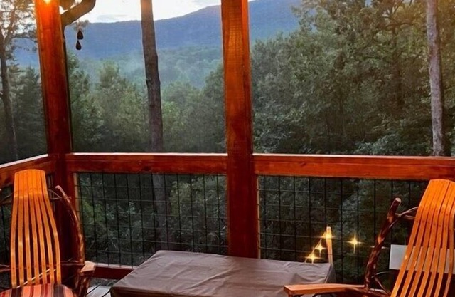 Remodeled! Breathtaking Mountain Views, Hot Tub, Firepit, & More!