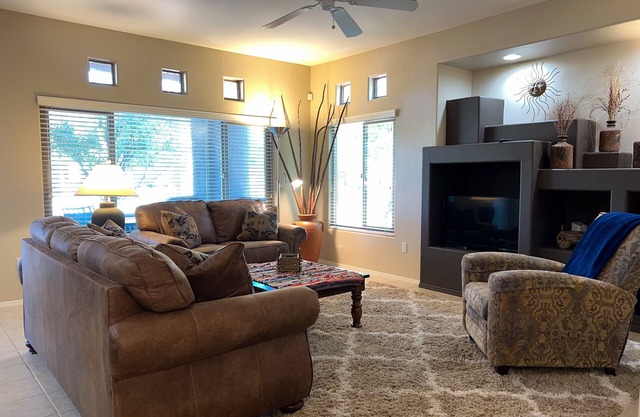 Remodeled getaway with pool & hot tub - near hiking & town