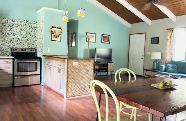 Remodeled Home in Sunny Hawaiian Paradise Park