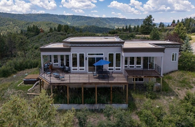 Remodeled, Hot Tub, Amazing Views, Great Location