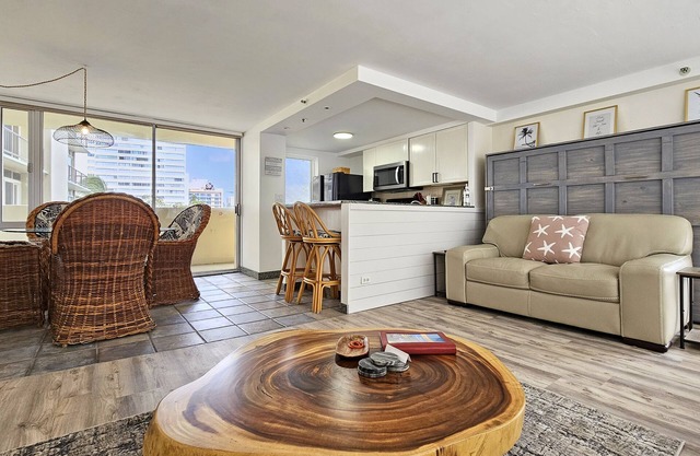 Remodeled in 2022, Diamond Head 2 Bedroom Oceanfront condo