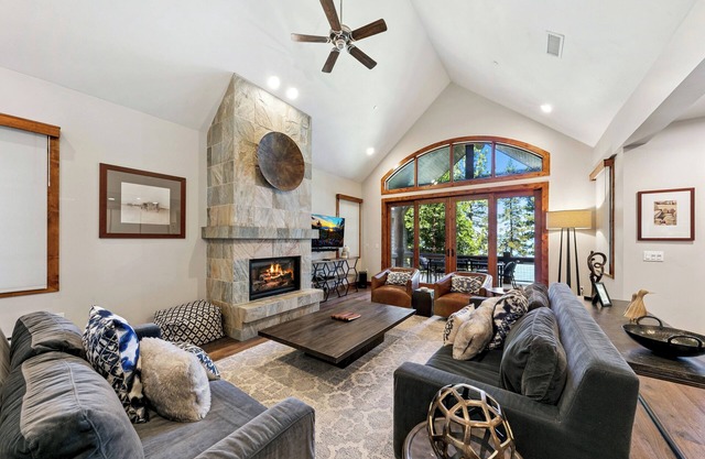 Remodeled Lakefront Elegance- Views, Hot Tub, Walk to Everything PEAK #6