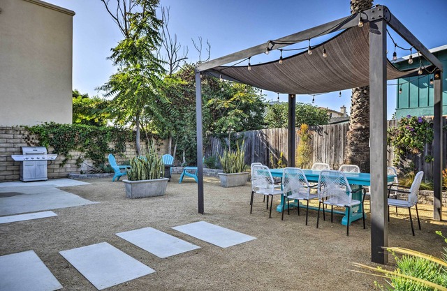 Remodeled Ventura Beach Home with Yard & Fire Pit!