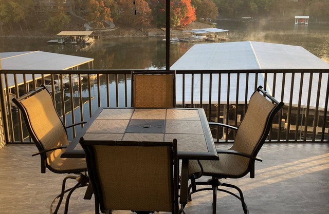 Remodeled Waterfront 2BR/2BA Condo in Private Cove - Lighhouse Landing