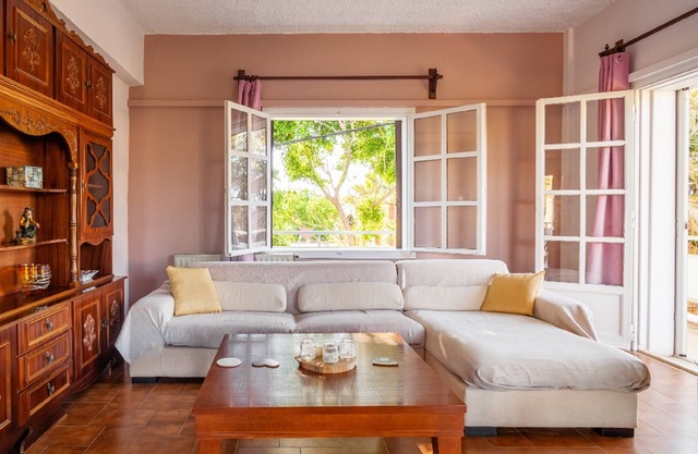 Rena's Hospitality walk to the beach,10min to Chania!