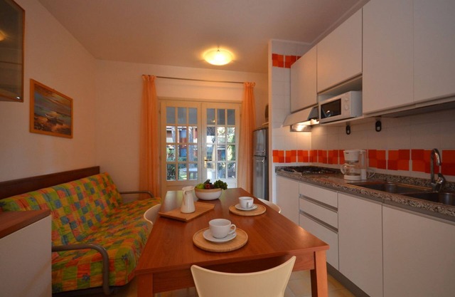 Renewed apartment in a residence with swimming pool by Beahost Rentals