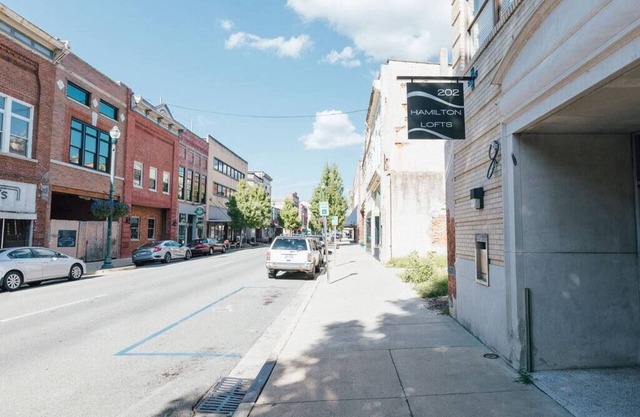 Renovated 2 Bed Apartment in Downtown JC