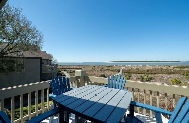 Renovated 2 Bed/3 Bath 2nd Floor! Ocean Views! 2 Decks! Amenity Cards