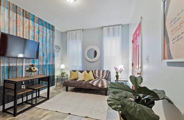 Renovated 2BR w/Amenities