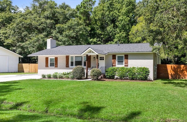 Renovated - 3 Bed Home - 10 Minutes to Downtown!