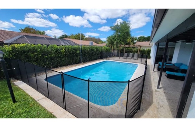 Renovated 3 Bedroom +DEN/2 bath Heated POOL House