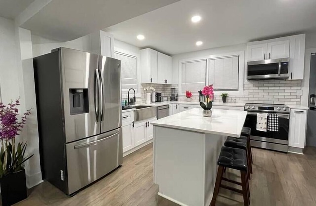 Renovated 3 Story Cape Cod near Beltline/Downtown