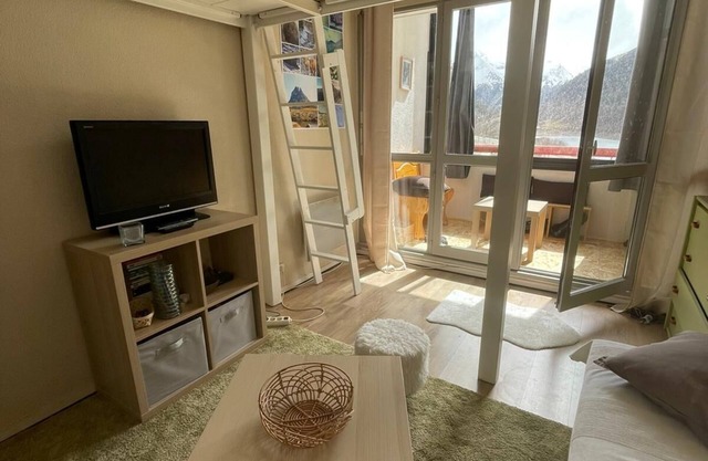 Renovated 4-person studio with lake view Artouste Fabrège