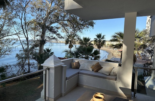 Renovated apartment Aranja: with big balcony and sea view