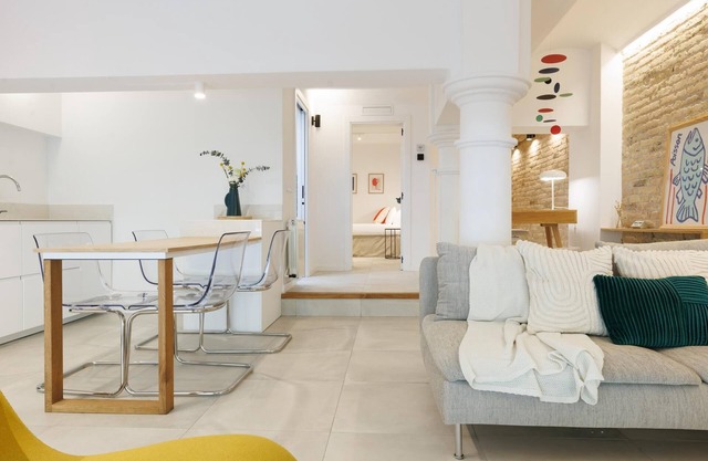 Renovated Apartment near Plaça España