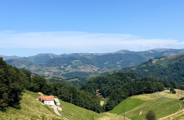 Renovated Basque house in the middle of meadows
