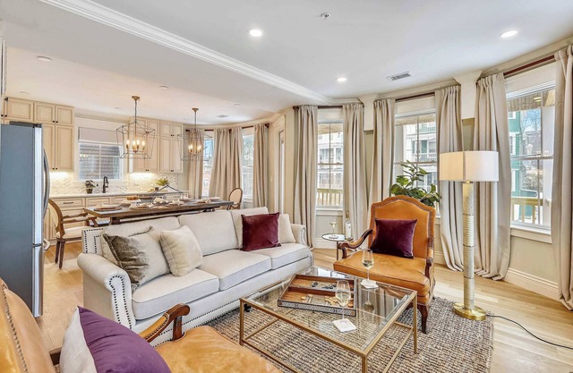 Renovated Boston Condo | Near T