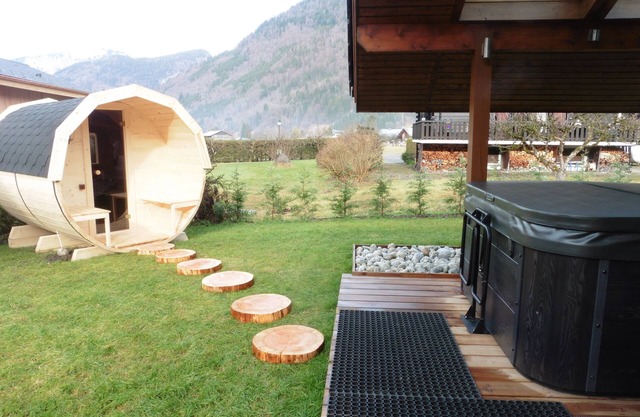Renovated chalet in the mountain jacuzzi-sauna