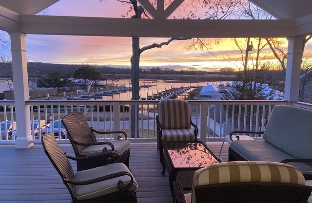 Renovated Cutchogue Home w/Waterviews & Sunsets in Fleet’s Neck - Walk to beach