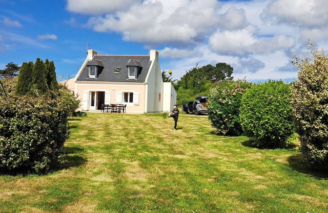 Renovated, detached belle-illoise family home, 3 bedrooms, sleeps 9