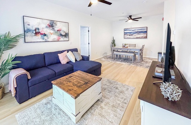 Renovated, Modern & Comfy - Close to Outlets, Beach & Boardwalk - Pool