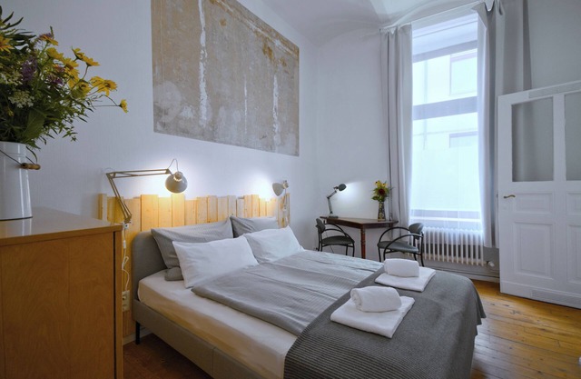 Renovated old apartment with shower room, separate eat-in kitchen and washing machine