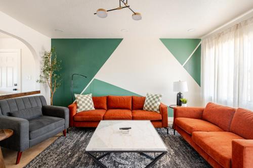 Renovated Retreat! Cozy Firepit Nights Await!