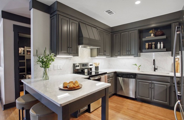 Renovated Upscale Home | Near Forsyth Park