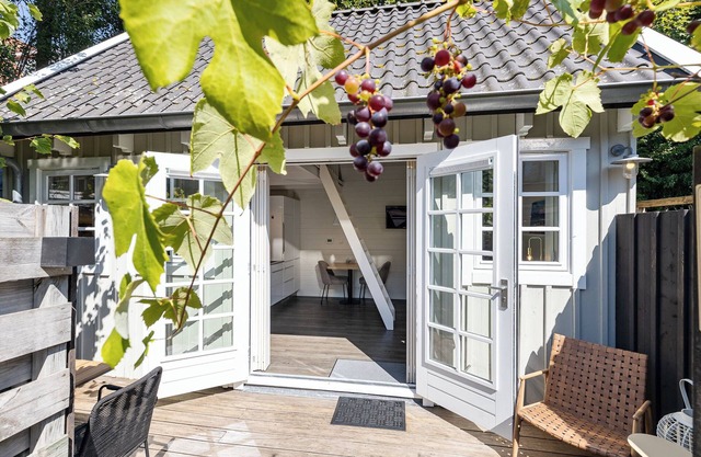 Rent a cottage in Domburg | Lijsterhofstraat 13 - Cozy holiday home near beach and center