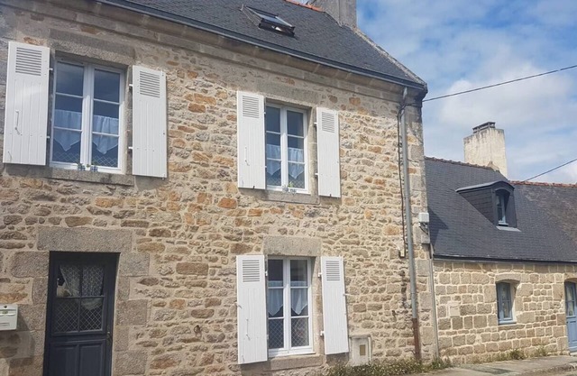 Rent historic house - courtyard - sleeps 5 - Pont-L'Abbé Capital Pays Bigouden