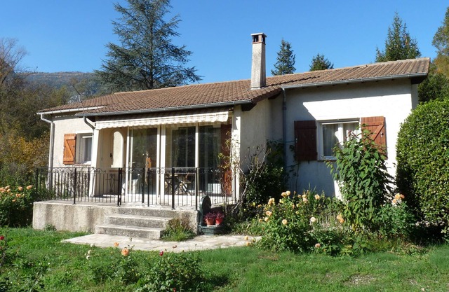 Rental Detached villa with Mediterranean garden between sea and mountains