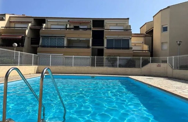 Residence Clos Des Pins Ii (d - Luminous apartment in residence with pool close to shops