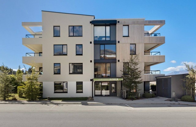 Residence Du Parc 5 at the base of Coronet Peak
