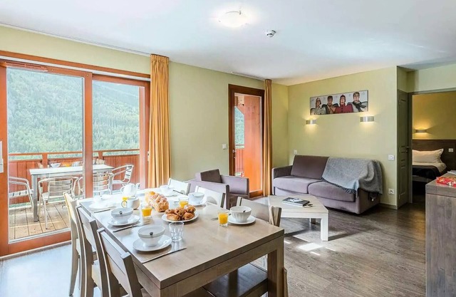 Residence Les Epinettes * - 2 Rooms Cabin + Sleeping Area 8 People