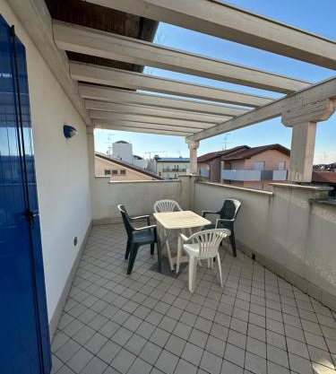 RESIDENCE STEFANIA ATTICI SU 2 LIVELLI - AGENZIA COCAL