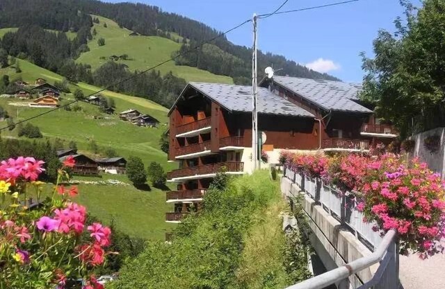 Residence Val Blanc 1 - Apartment T2 cabin near the slopes, for 4 people. Ranked *