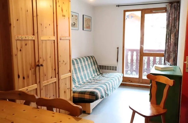 Residence Val Blanc 2 - Apartment for 5 people with views of the village and the rock Parstire
