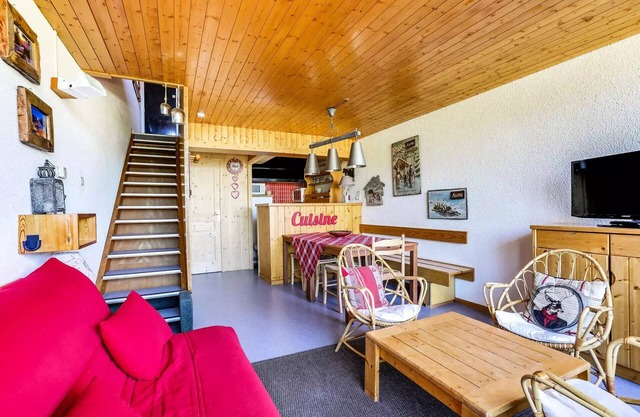 Residence Versant Sud - Pleasant apartment 2 rooms 7 people in Arc 1600 in a residence with outdoor swimming pool near the slopes and shops